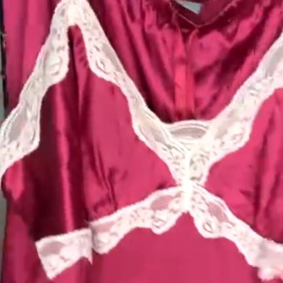 Burgundy Lace Women’s 100% Silk Size XXL - Picture 2 of 3